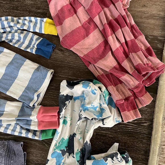 6 pairs of Crew cuts boys pajamas - Picture 4 of 4